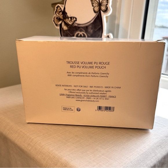 New in Box Givenchy Women's Cosmetic Bag Great Gift! - Picture 7 of 9